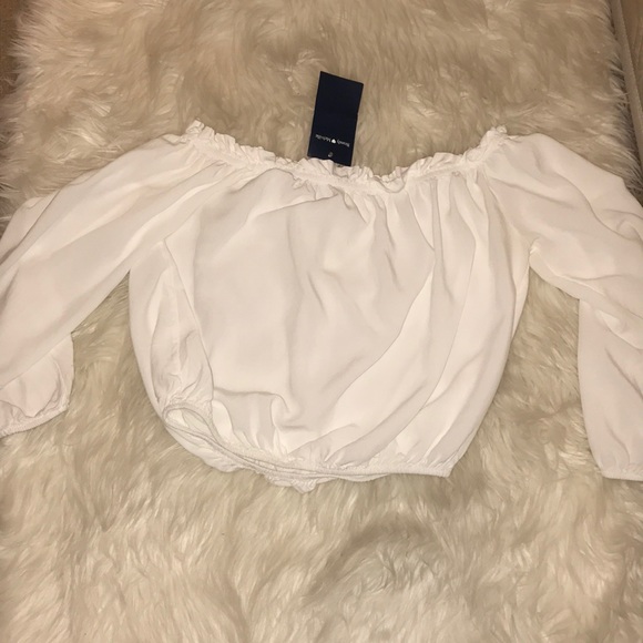 brandy melville white ruffle off the shoulder top - Picture 1 of 2